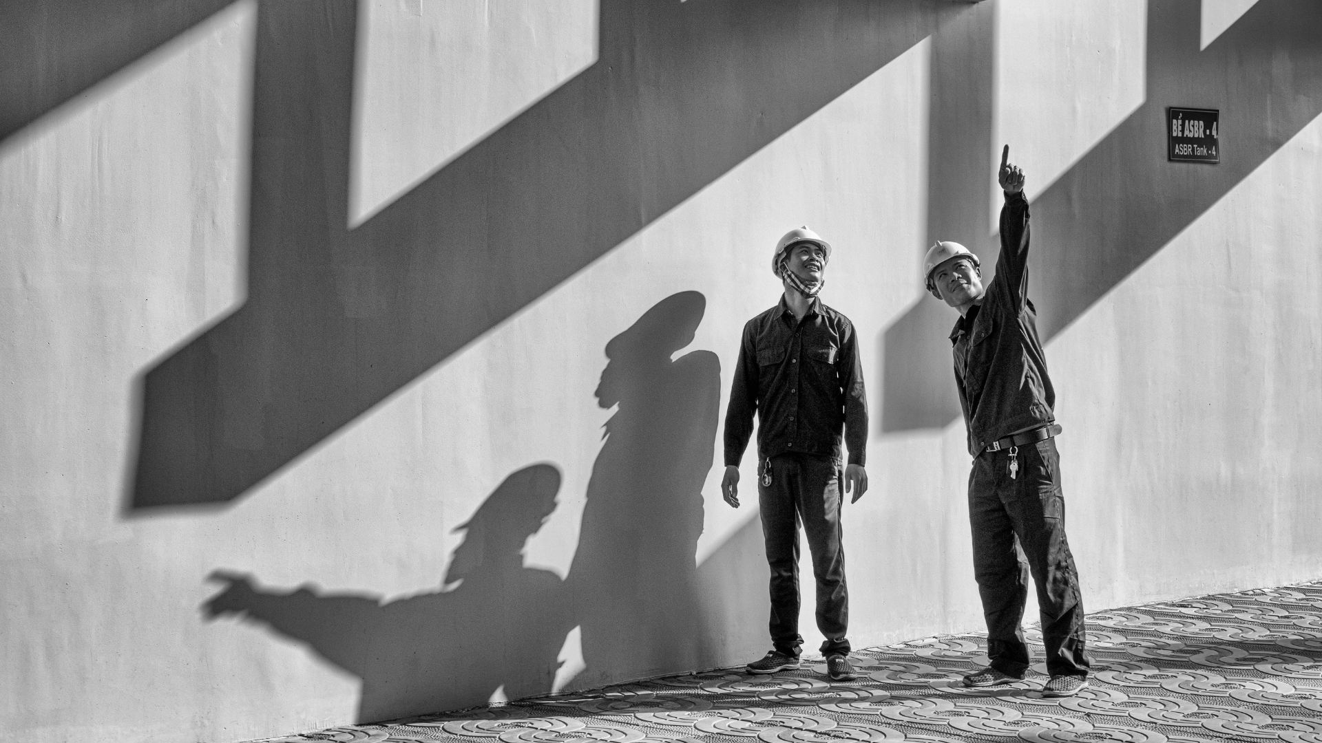 定期的な点検とトップコートの塗り直し